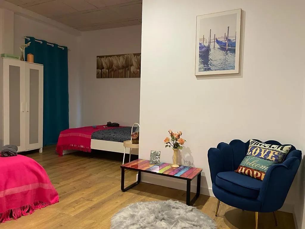 Hostel Rooms In Gothic