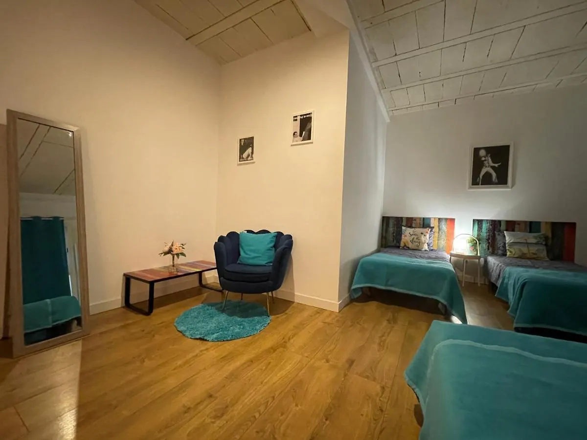 Rooms In Gothic Hostel