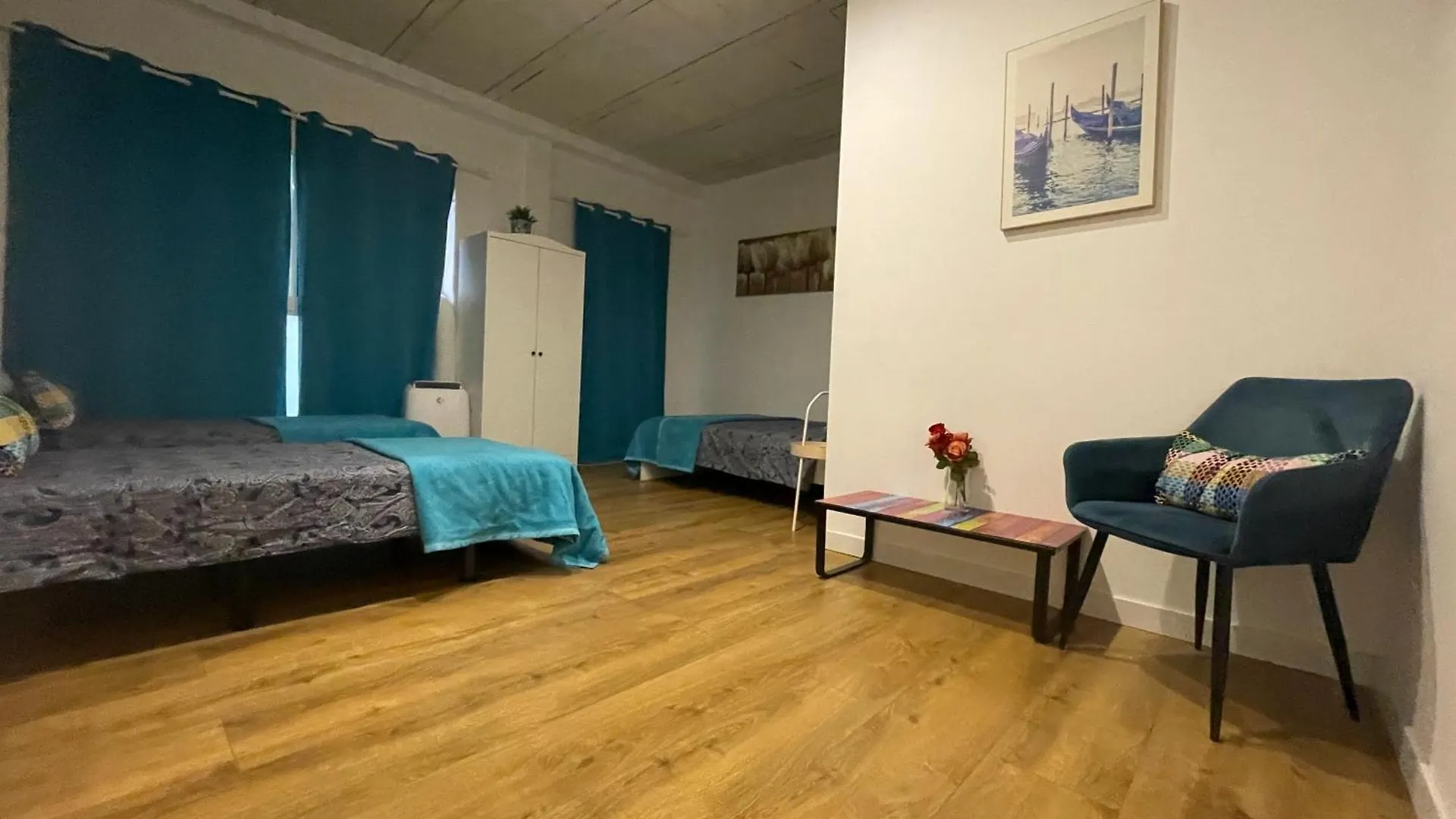 Hostel Rooms In Gothic Ισπανία